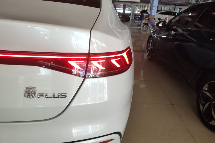 比亚迪 秦PLUS 2021款 DM-i 55KM 旗舰型车身外观6002