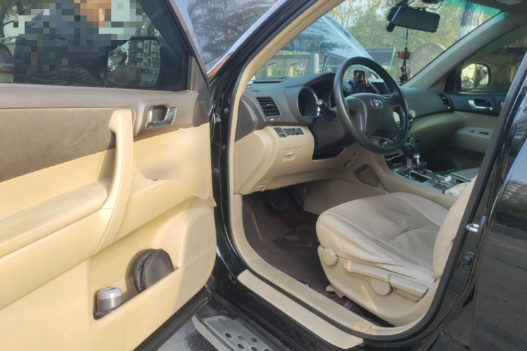 丰田 汉兰达 2012款 2.7L 两驱5座精英版中控内饰20