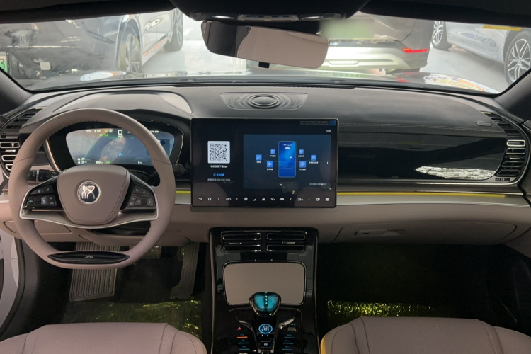 比亚迪 汉 2025款 DM-i 125KM精英型中控内饰7003