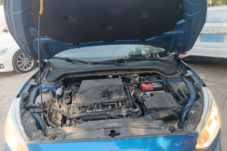 福特 福克斯 2019款 两厢 EcoBoost 180 自动锋潮型机舱底盘24