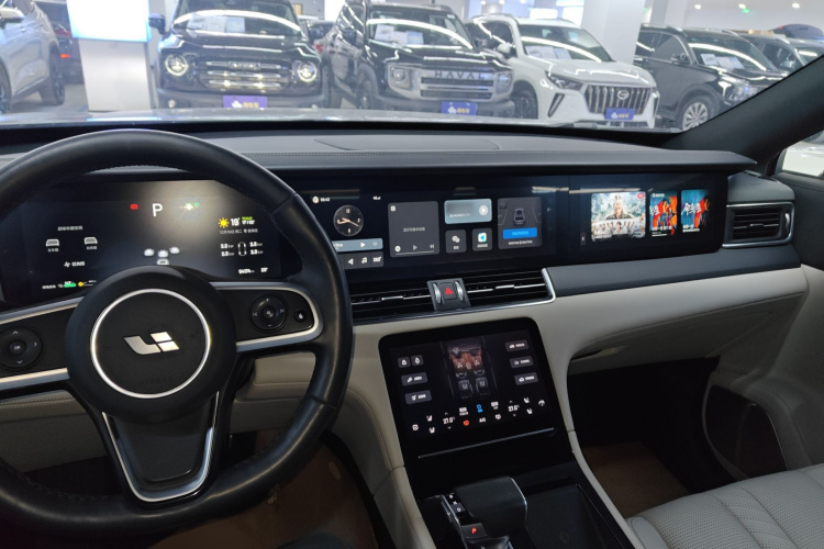 理想汽车 理想ONE 2020款 增程6座版中控内饰12