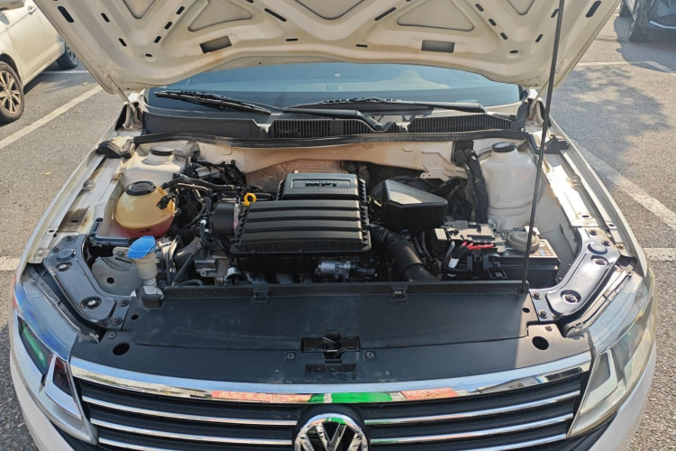 大众 2019款 朗逸启航 1.5L 自动风尚版 国VI机舱底盘24