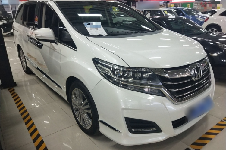 本田 艾力绅 2016款 2.4L 豪华版车身外观3