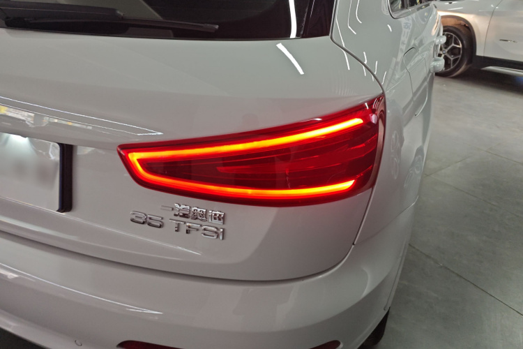 奥迪Q3 2015款 35 TFSI 舒适型车身外观6006