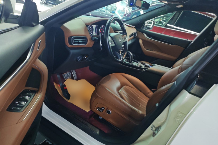 玛莎拉蒂 Levante 2022款 2.0T GT锋芒版中控内饰20