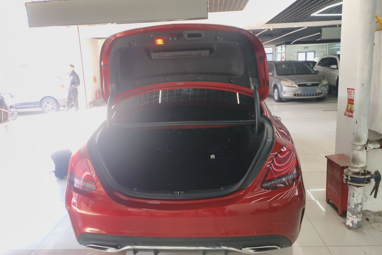 奔驰C级 2019款 C 180 L 动感型运动版局部细节23