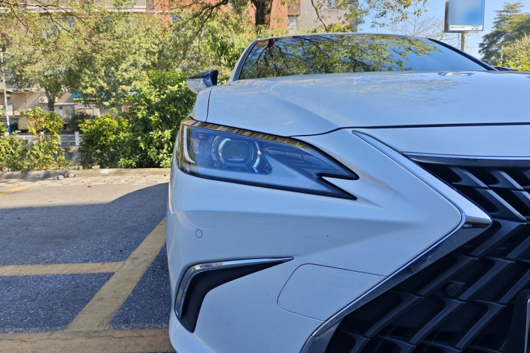 雷克萨斯ES 2023款 200 豪华版车身外观6005