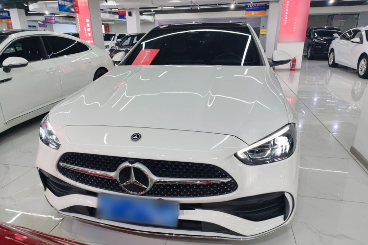 奔驰C级 2023款 C 260 L 运动版车身外观2