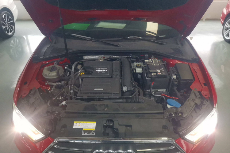 奥迪A3 2019款 Limousine 35 TFSI 进取型 国VI机舱底盘24