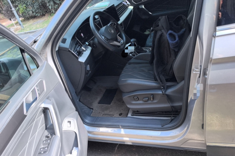 大众 途观L 2022款 330TSI 自动两驱智享版中控内饰20