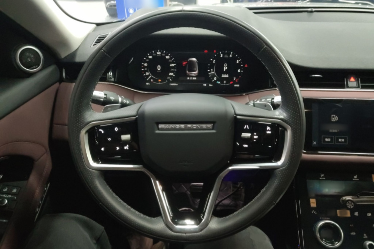 路虎 揽胜极光 2022款 极光L 249PS R-Dynamic 豪华版中控内饰13