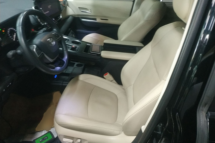 丰田 赛那SIENNA 2023款 2.5L混动 尊贵版局部细节19