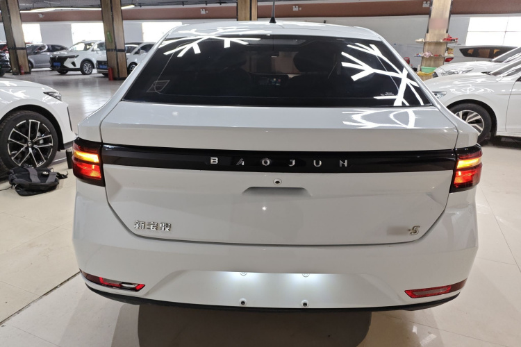 宝骏RC-5 2020款 1.5L 手动智耀精英型车身外观6