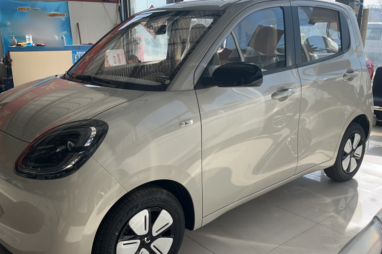 五菱汽车 宏光MINIEV 2025款 四门版 进阶款车身外观6005