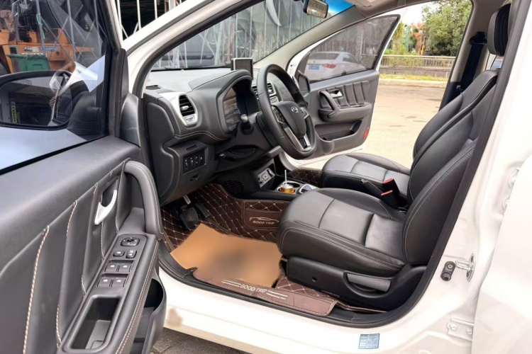 江汽集团 江淮iEV6E 2018款 运动版 iEV6E 智享型局部细节19