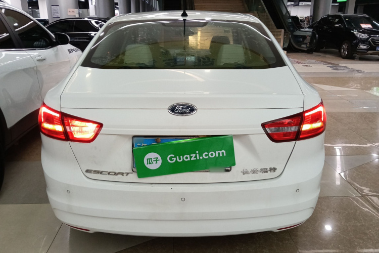 福特 福睿斯 2015款 1.5L 手动舒适型车身外观6