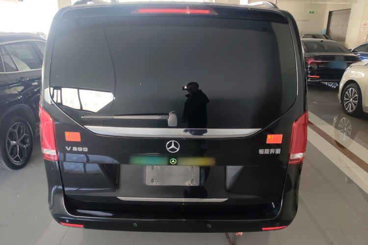 奔驰V级 2016款 V 260 领航版车身外观6004