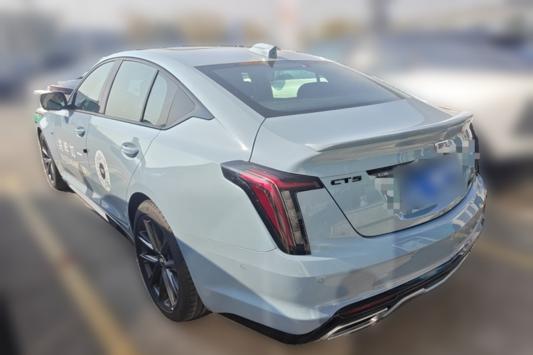 凯迪拉克CT5 2025款 28T 赛道性能版+巅峰赛道选装包车身外观5