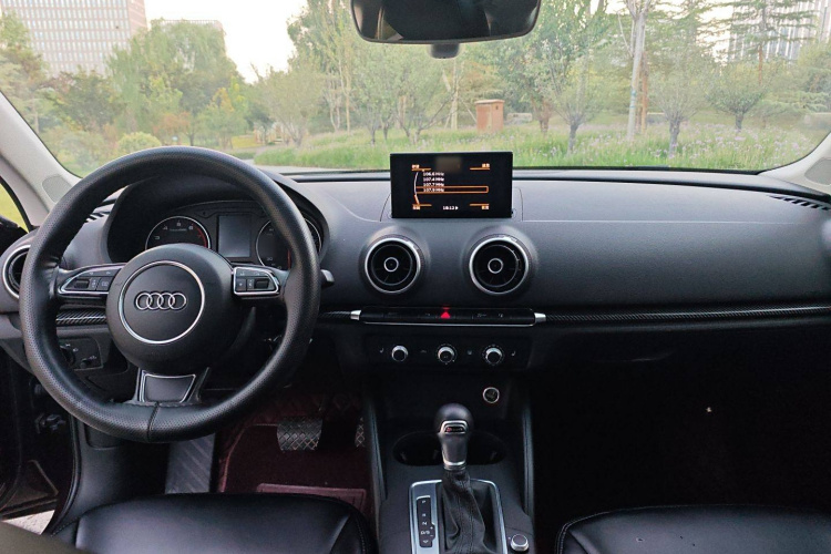 奥迪A3 2015款 Limousine 35 TFSI 百万纪念智领型中控内饰7003