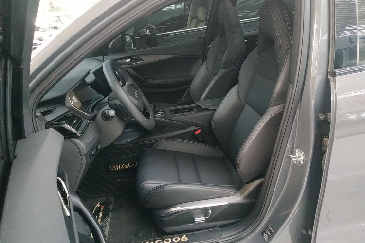 领克06 2023款 Remix 1.5T 劲Pro中控内饰19