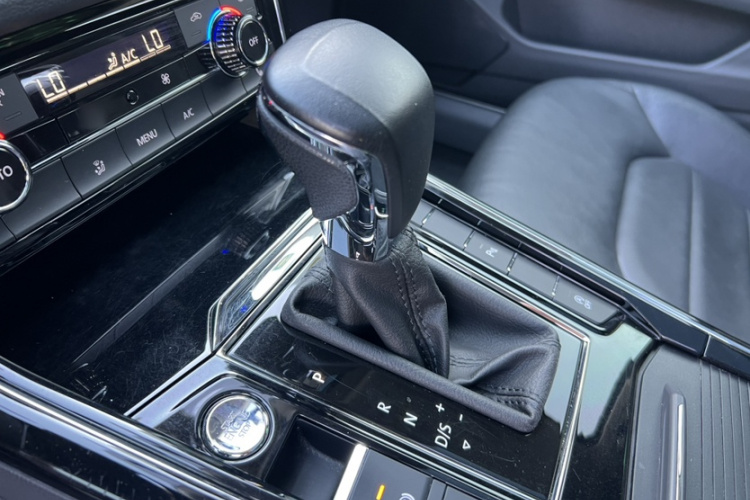 大众 辉昂 2018款 改款 380TSI 两驱商务版中控内饰7007