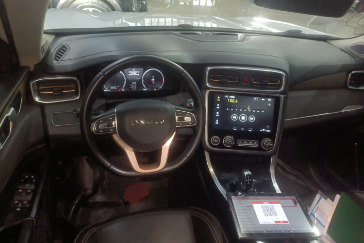 领克01 2017款 2.0T 两驱型Pro版中控内饰7002