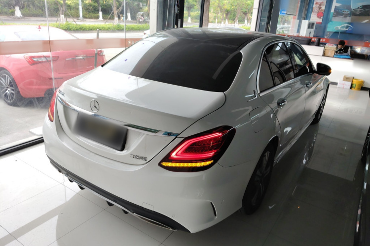 奔驰C级 2020款 C 260 L 运动版车身外观7