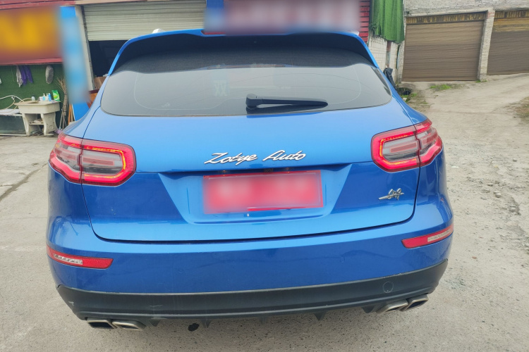 众泰SR9 2017款 2.0T 自动极致之心版车身外观6