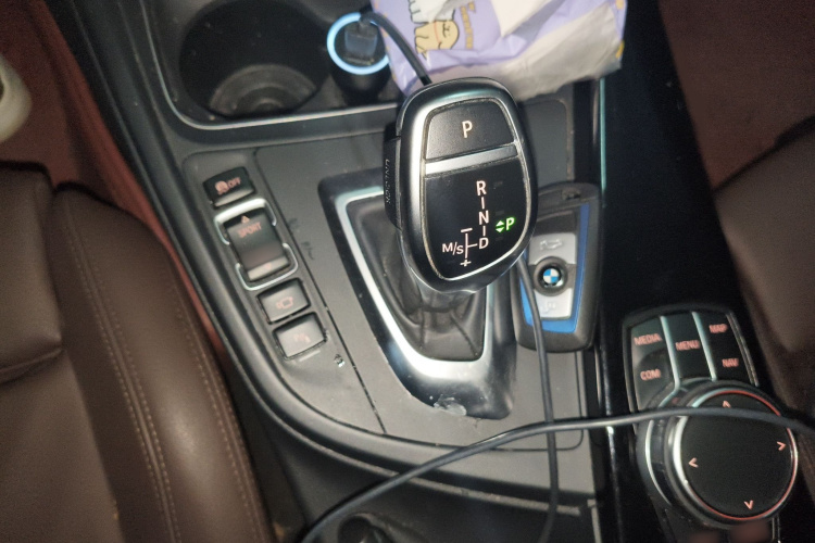 宝马3系 2018款 320Li 领先型M运动套装局部细节18