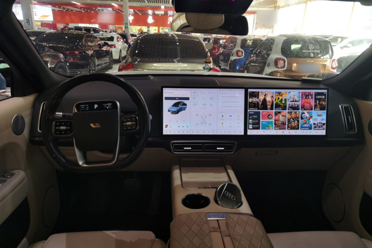 理想汽车 理想L8 2023款 Air中控内饰7002