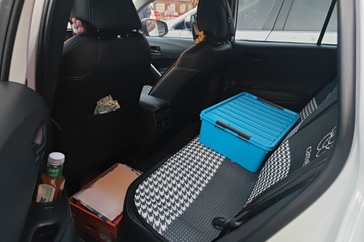 丰田 卡罗拉锐放 2023款 2.0L 精英版中控内饰21