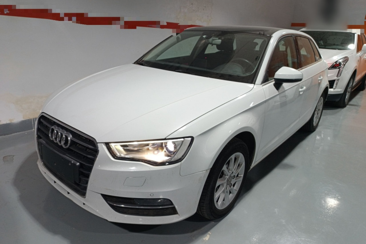奥迪A3 2015款 Sportback 35 TFSI 百万纪念智领型车身外观1