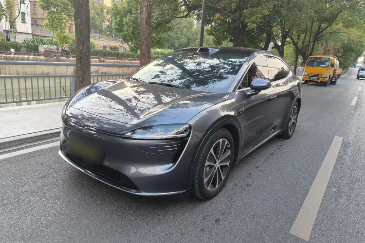 鸿蒙智行 智界R7 2025款 增程 251km Max车身外观1