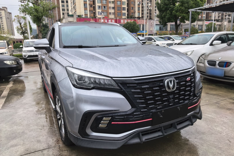 长安CS85 COUPE 2019款 2.0T 自动智版 国VI车身外观3