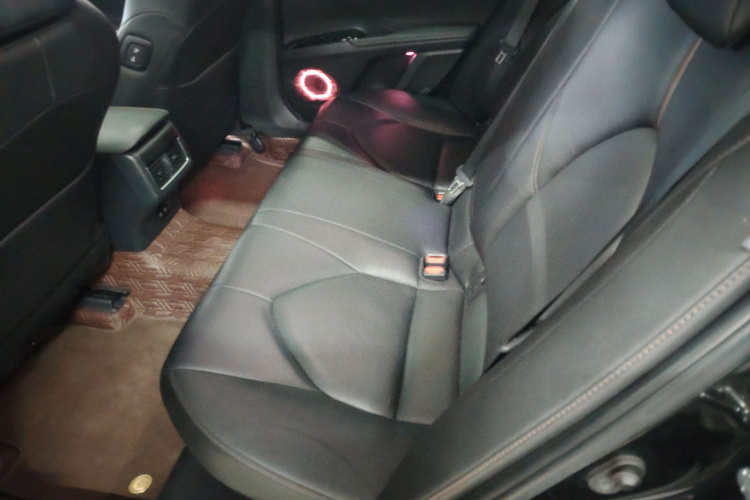 丰田 凯美瑞 2021款 双擎 2.5HGVP 领先版中控内饰7004