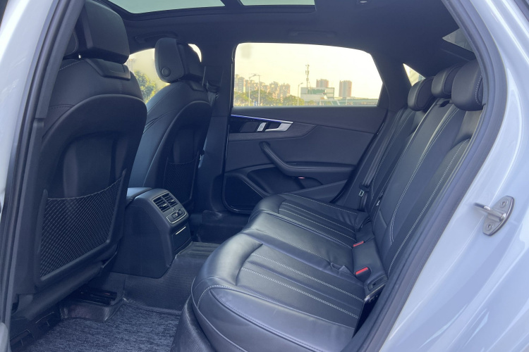 奥迪A4L 2024款 40 TFSI 豪华动感型中控内饰7003