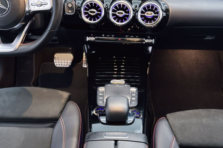 奔驰CLA 2020款 CLA 200 猎跑车中控内饰7003