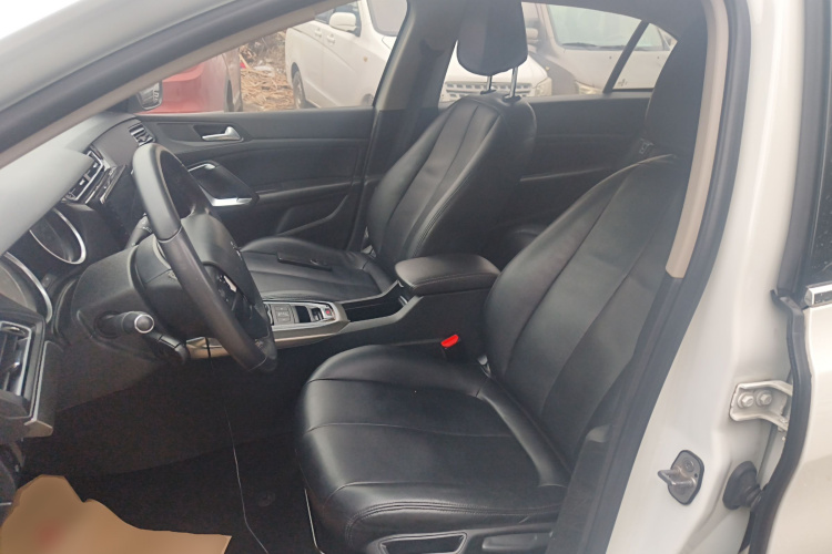 标致408 2014款 1.8L 自动豪华版中控内饰19