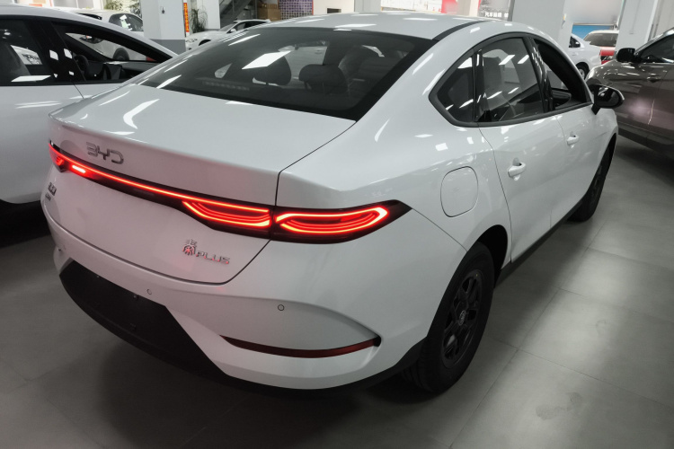 比亚迪 秦PLUS 2025款 DM-i 智驾版 128KM进取型车身外观7