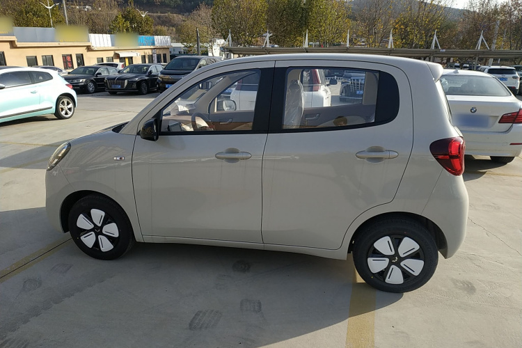 五菱汽车 宏光MINIEV 2025款 四门版 进阶款车身外观4