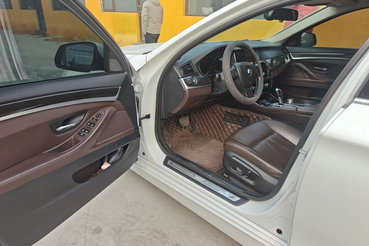 宝马5系 2017款 525Li 豪华设计套装中控内饰7002