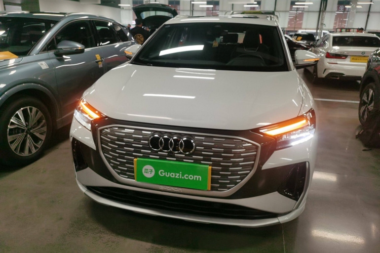 奥迪Q4 e-tron 2024款 40 e-tron 创行版车身外观2