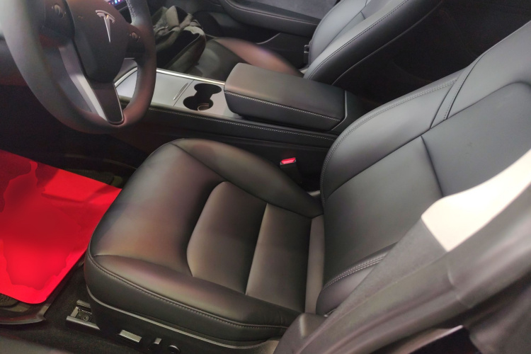 特斯拉 Model 3 2022款 后轮驱动版局部细节19