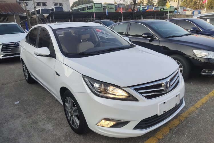 长安 逸动 2016款 1.6L 自动风尚型车身外观6002