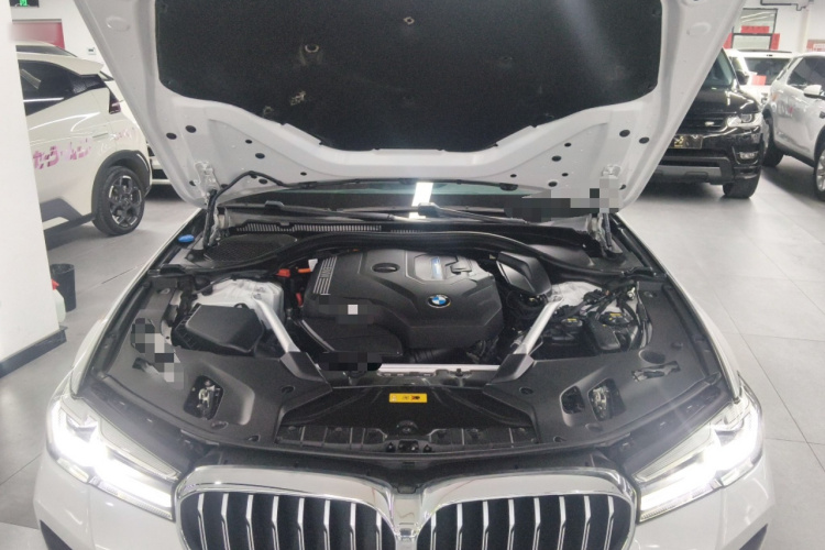 宝马5系新能源 2022款 改款 535Le M运动套装机舱底盘24