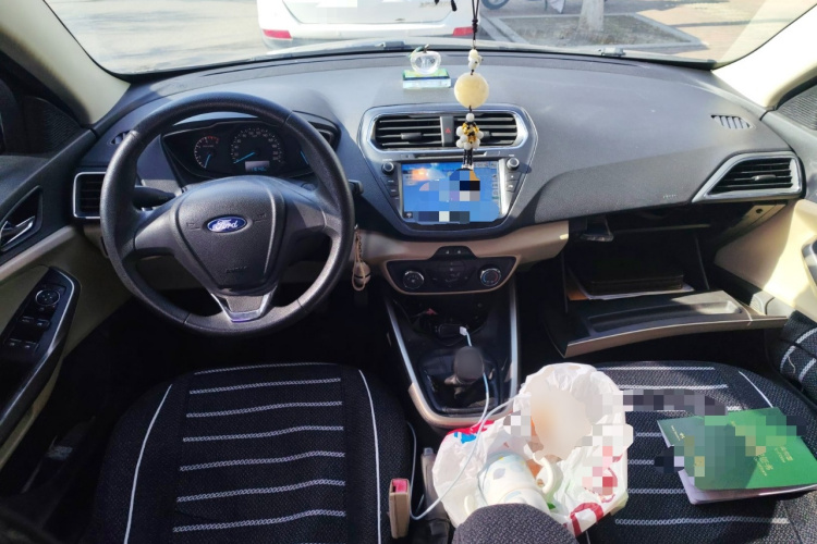 福特 福睿斯 2015款 1.5L 手动舒适型中控内饰12