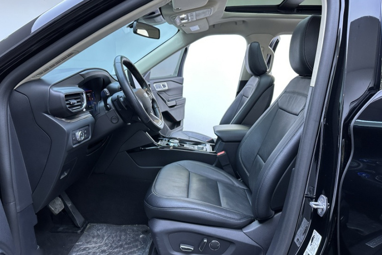 福特 探险者 2020款 EcoBoost 285 四驱钛金版 7座中控内饰7001