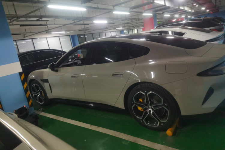 小米汽车 小米SU7 2024款 四驱Max创始版车身外观4