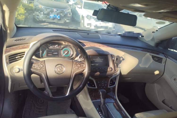 别克 君越 2013款 2.4L SIDI领先舒适型中控内饰13