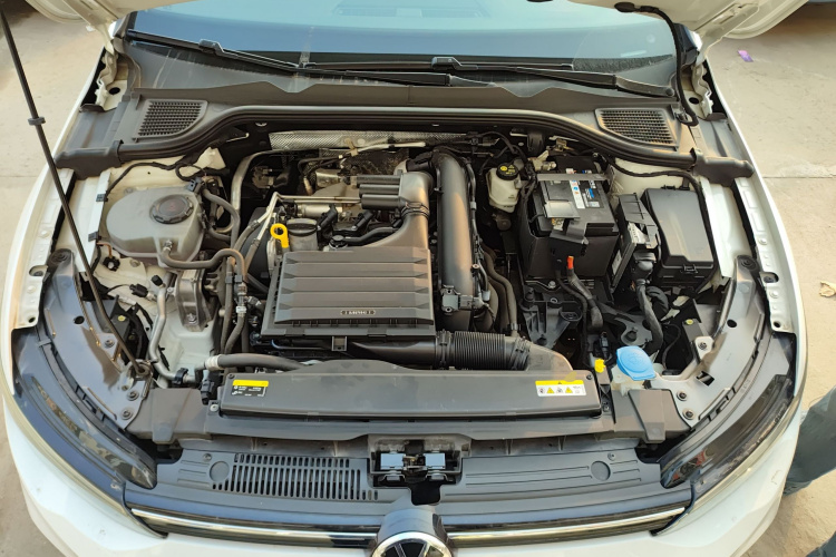 大众 高尔夫 2021款 280TSI DSG Pro机舱底盘24